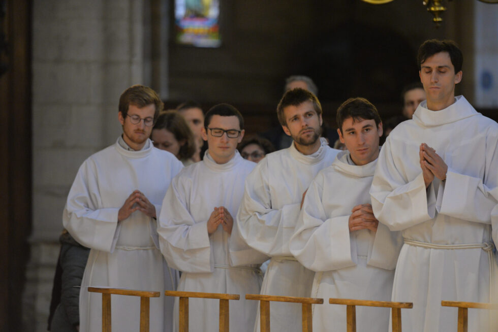 Les étapes et le parcours pour devenir prêtre Œuvre des Vocations